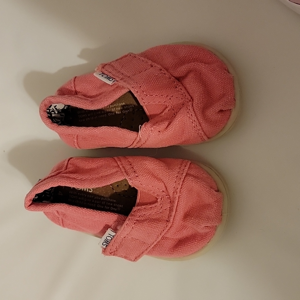 Toms